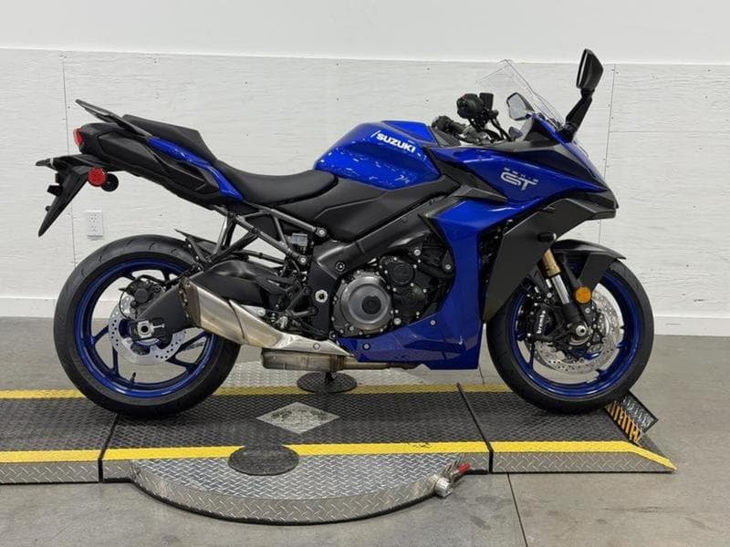 2026 Suzuki GSX-S1000GT+