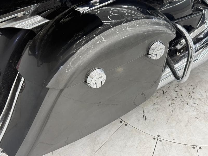 2024 Indian Roadmaster® Black Metallic/Titanium Metallic