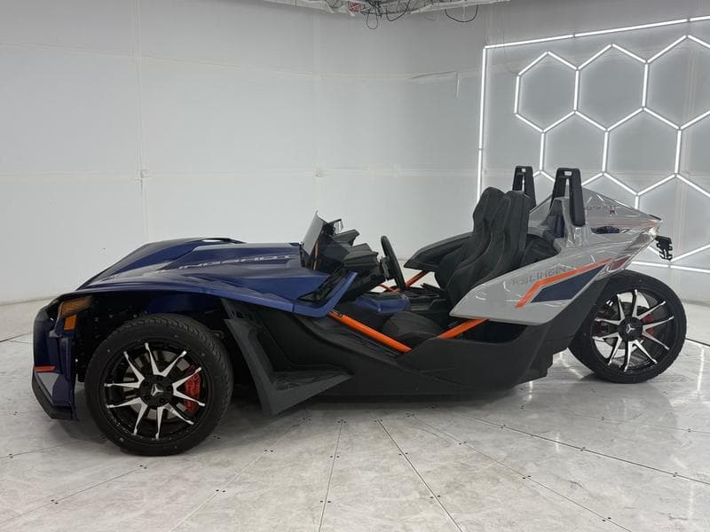 2022 Polaris Slingshot® R Midnight Storm Fade