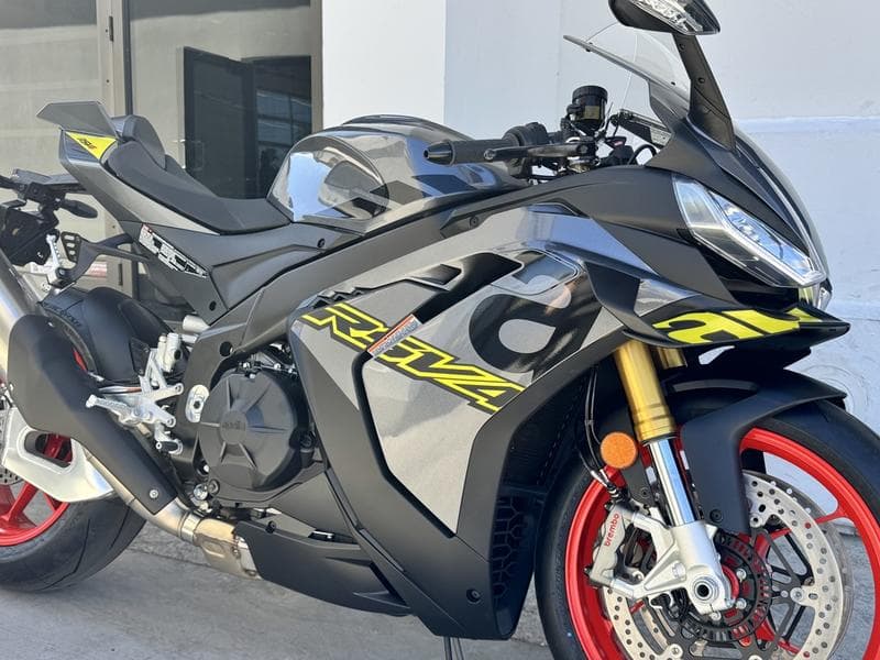 2027 Aprilia Tuono V4 Factory