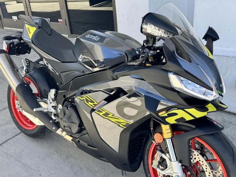 2027 Aprilia RSV4
